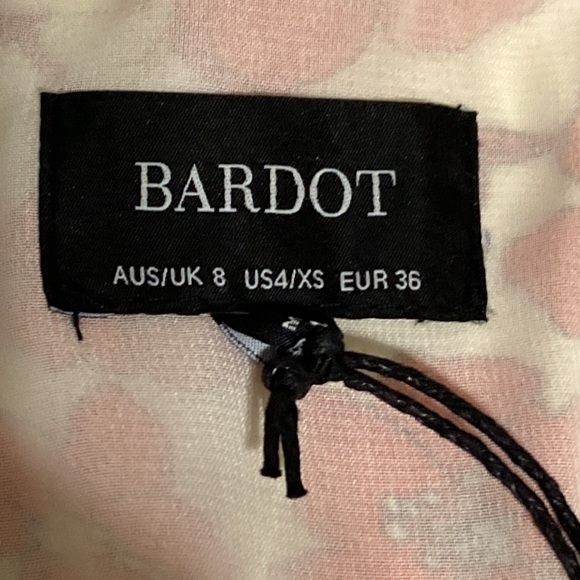 Bardot NWOT Fiesta Faux Wrap V-Neck Floral Short Sleeve Red & White Dress Size 8 - Picture 9 of 10